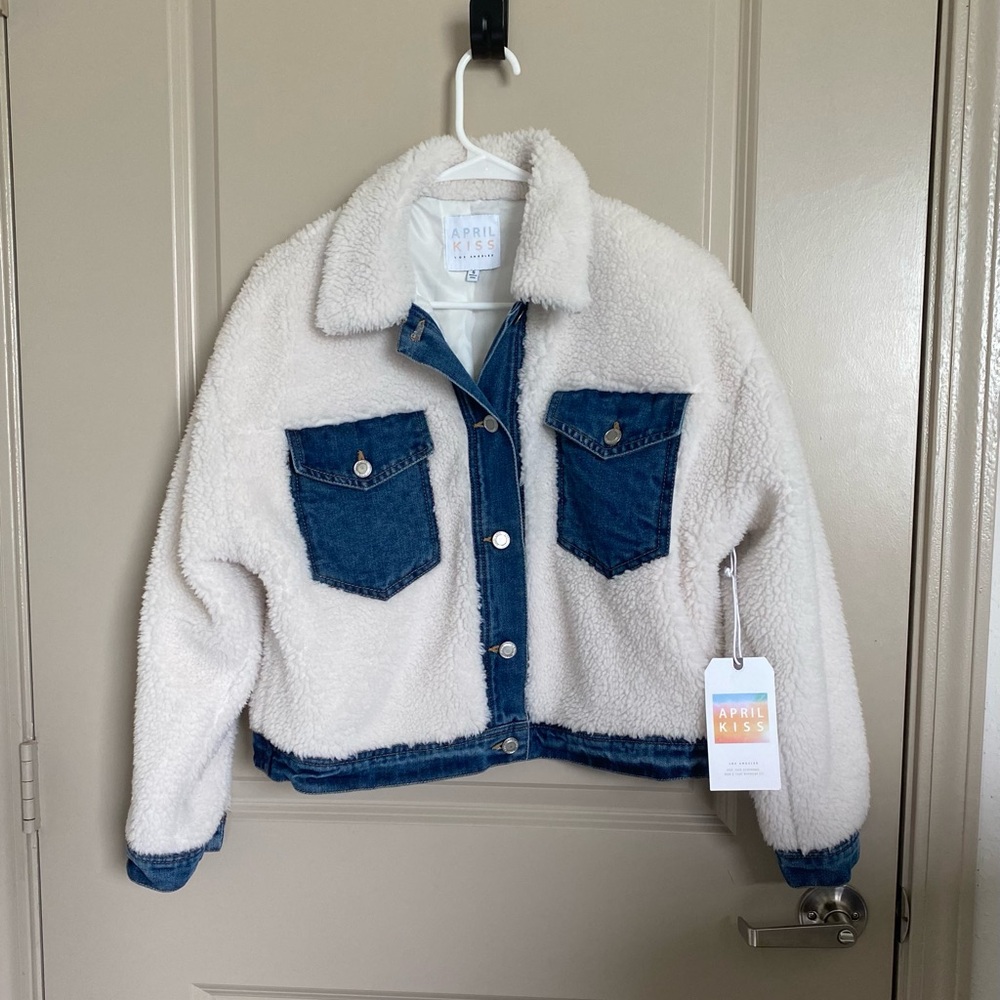 April Kiss Sherpa and Denim Trimmed Jacket. Juniors Size Small. NWT - Picture 1 of 16